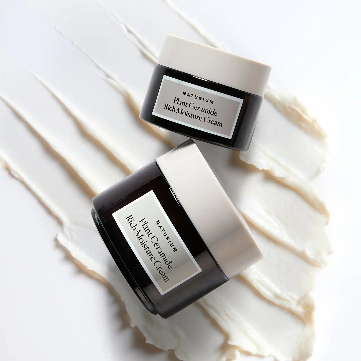 plant-ceramide-rich-moisture-cream-jumbo-i2 11_18_2021_Naturium0575-crop.webp