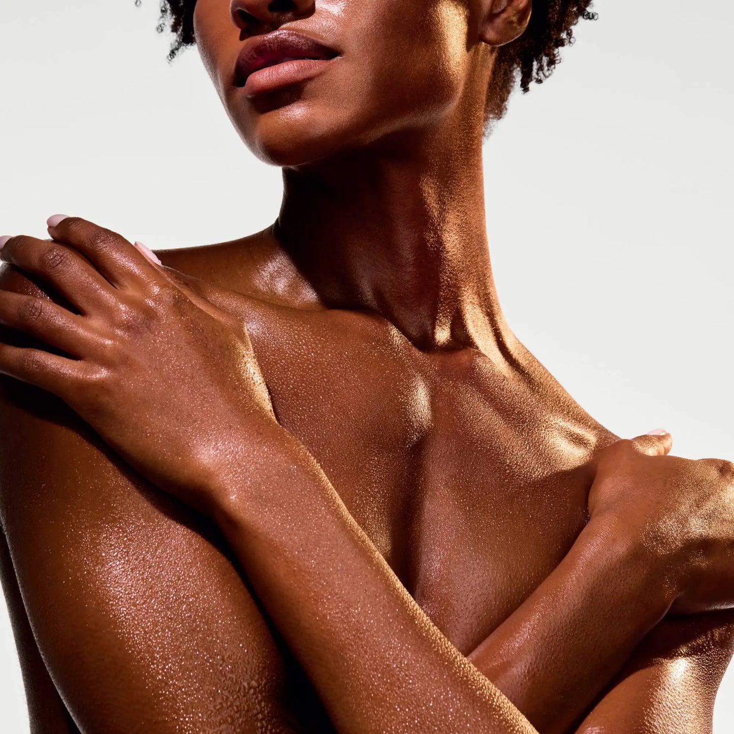 the-glow-getter-multi-oil-body-scrub-t0 NATR-40028-Alt-Image-The_Glow_Getter_Multi-Oil_Body_Scrub-06_1.webp